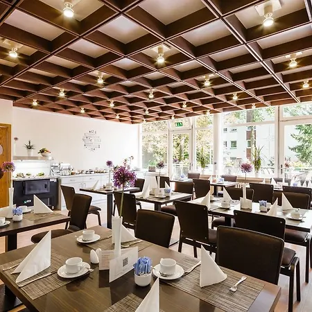 Отель Messehotel Koeln-deutz